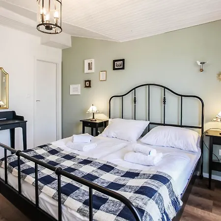 Sherlock's Holidays Boutique דירה