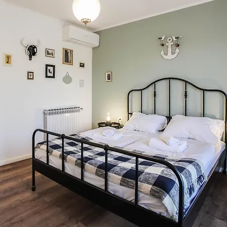 דירה Sherlock's Holidays Boutique בפורטורוז