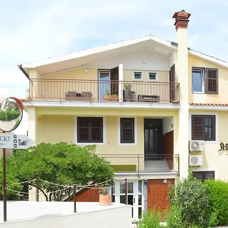 Sherlock's Holidays Boutique Portorož