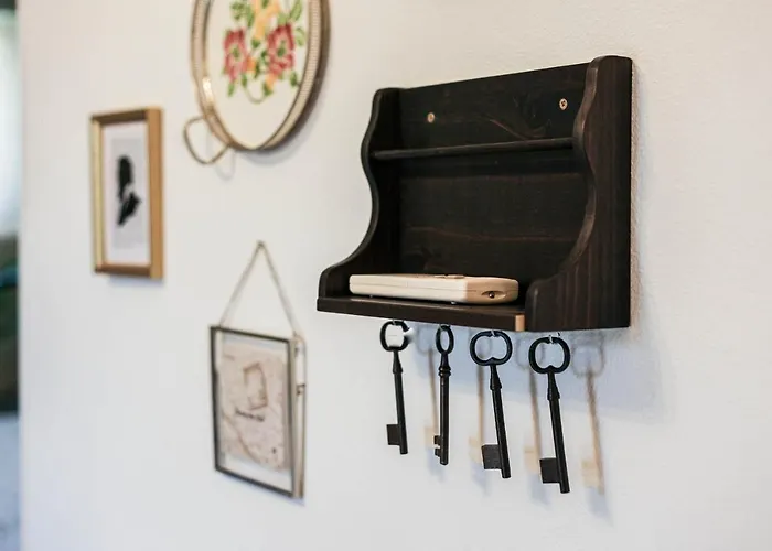 Sherlock's Holidays Boutique *