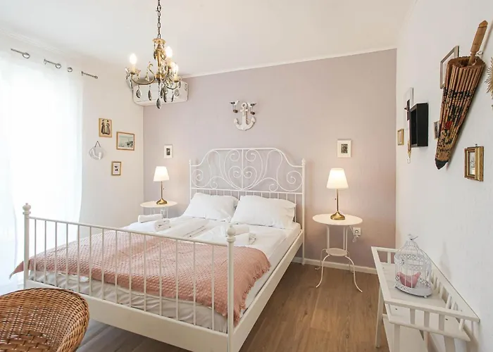 Sherlock's Holidays Boutique Lejlighed Portorož