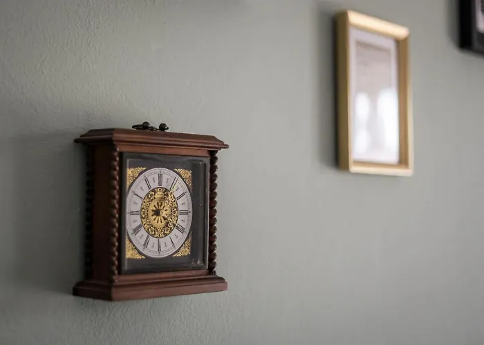 Sherlock's Holidays Boutique *