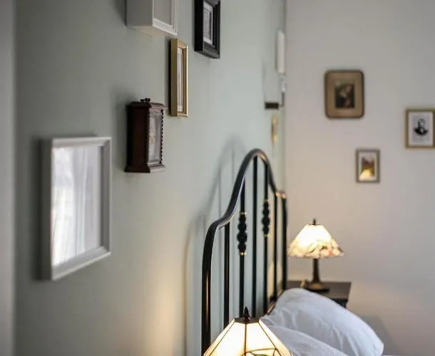 Sherlock's Holidays Boutique *