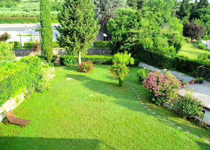 Sherlock's Holidays Boutique *