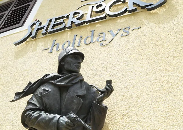 Sherlock's Holidays Boutique *