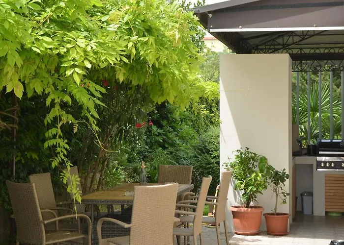 Sherlock's Holidays Boutique Appartement